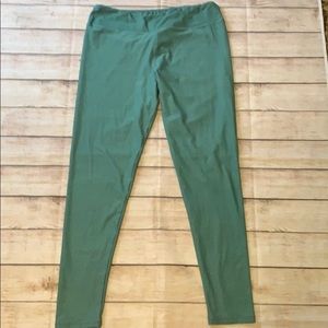 Lularoe Tall and Curvy Green Leggings